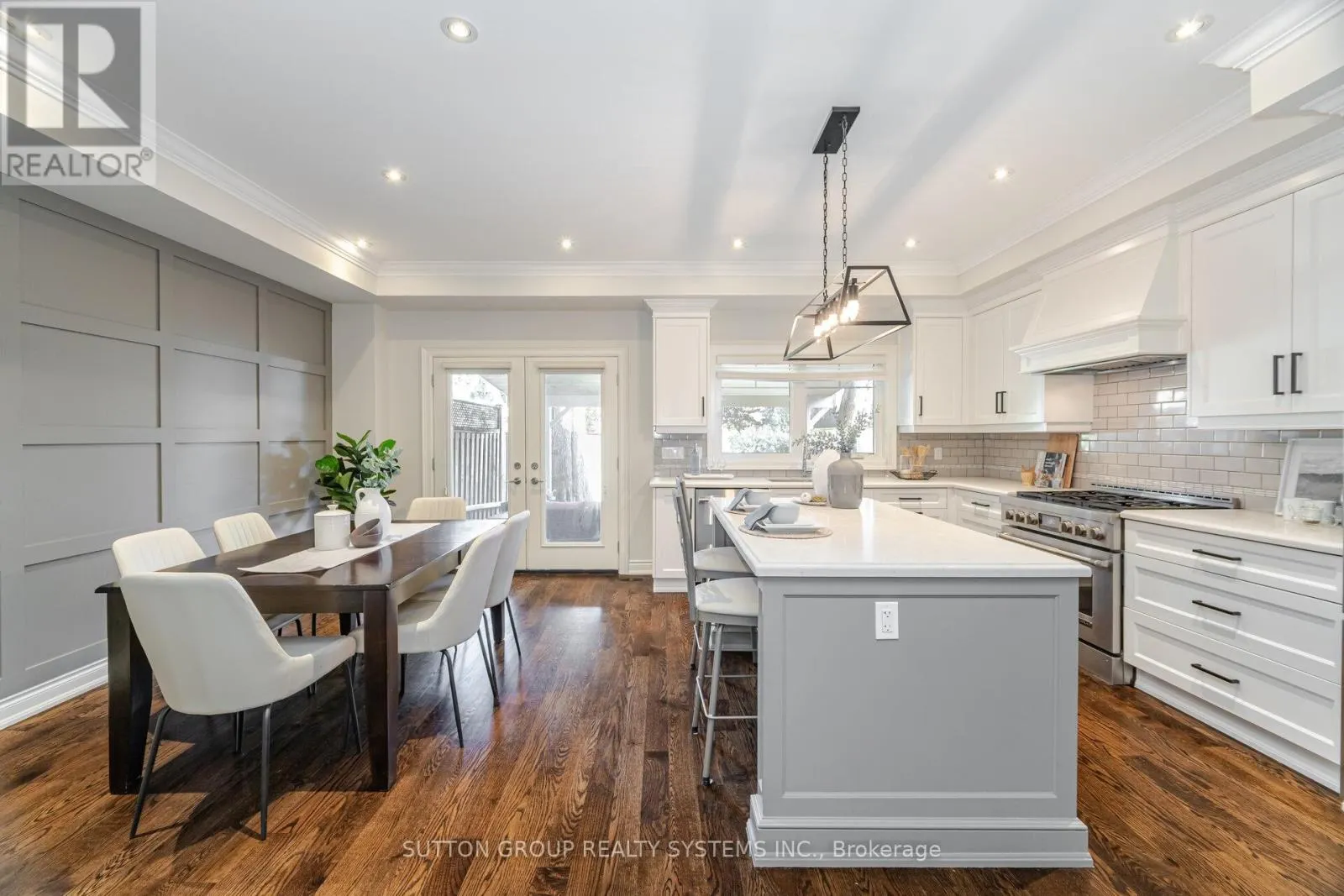 9 IROQUOIS AVENUE