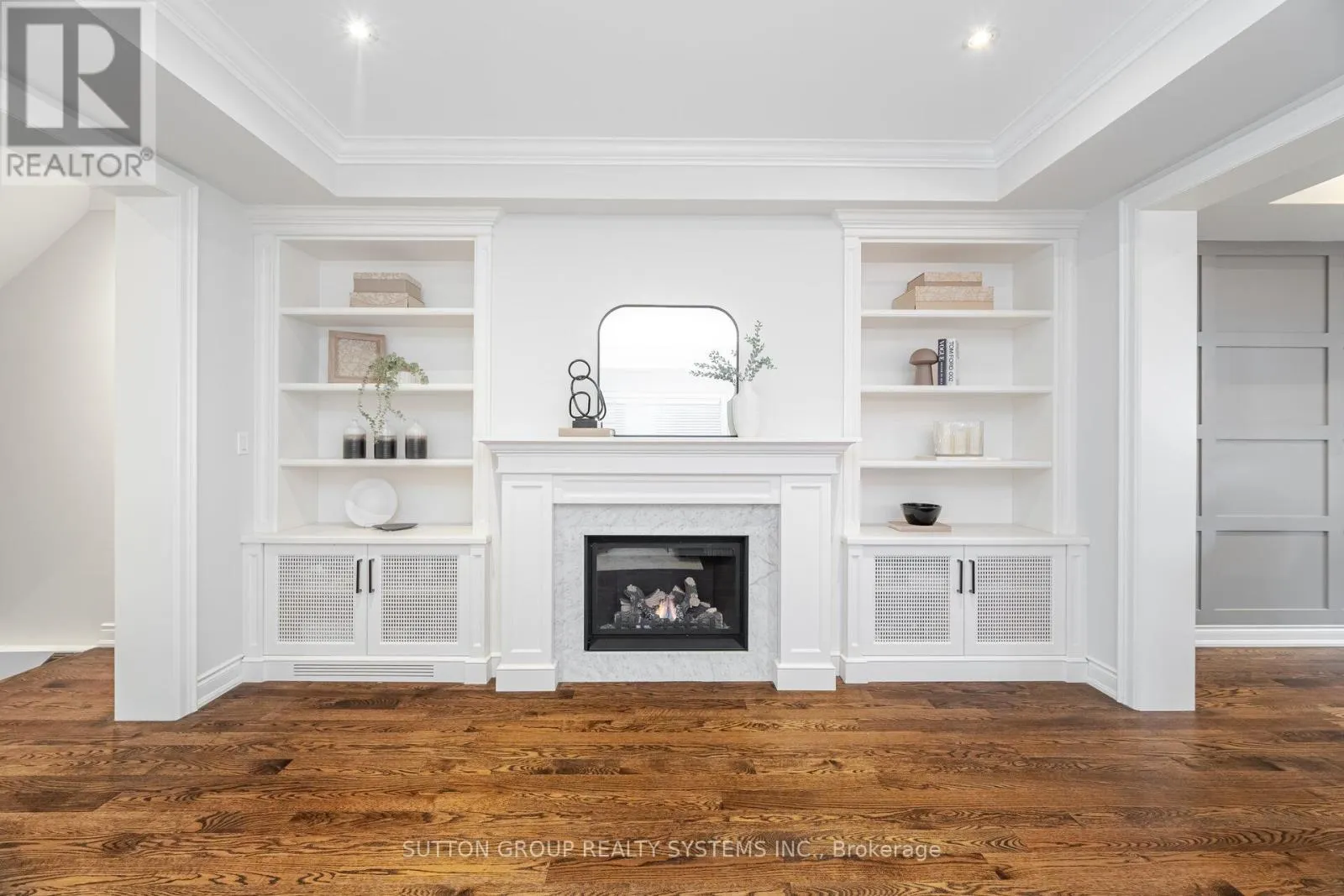 9 IROQUOIS AVENUE