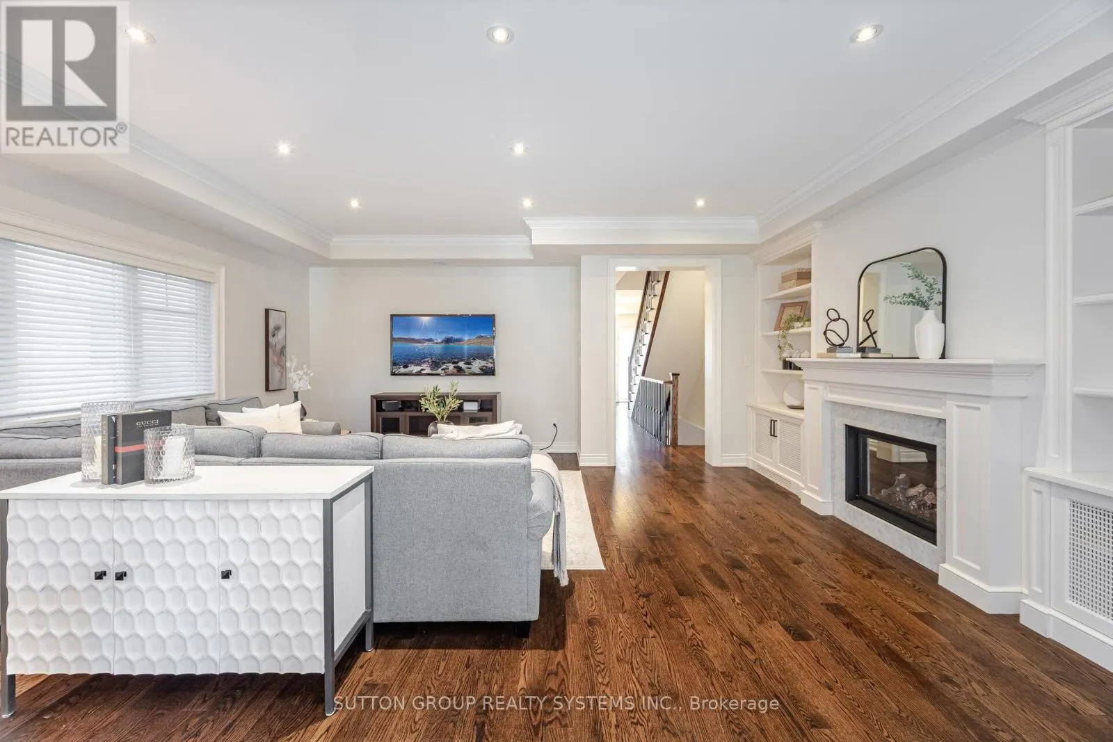 9 IROQUOIS AVENUE