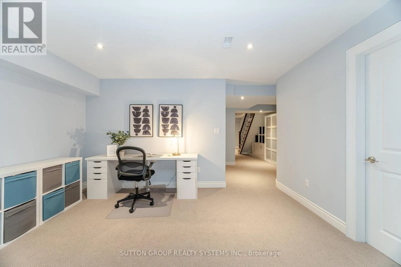9 IROQUOIS AVENUE