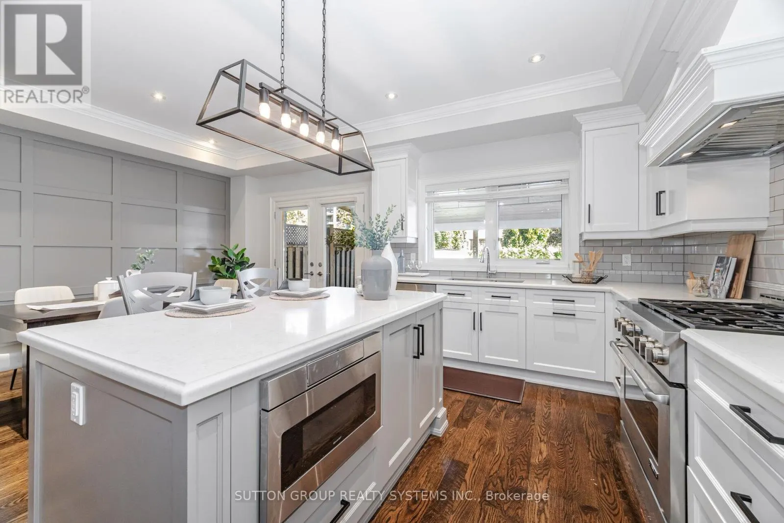 9 IROQUOIS AVENUE