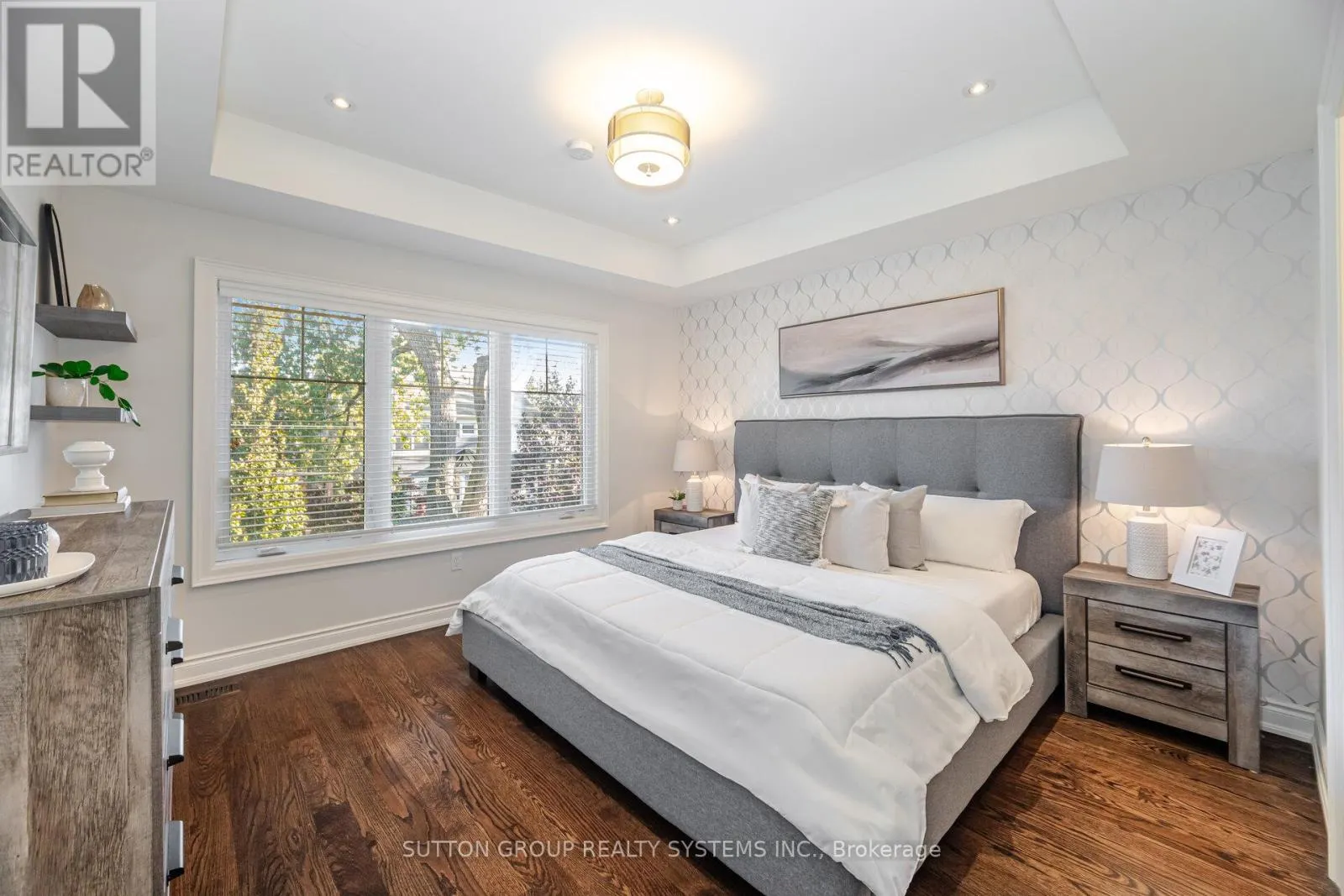 9 IROQUOIS AVENUE