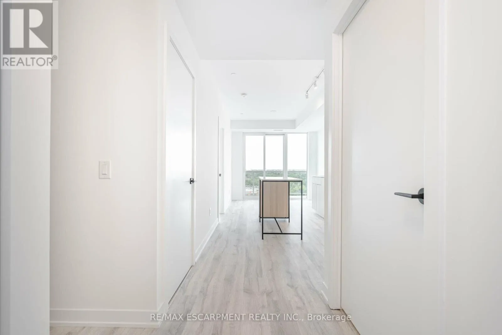 1411 - 220 MISSINNIHE WAY