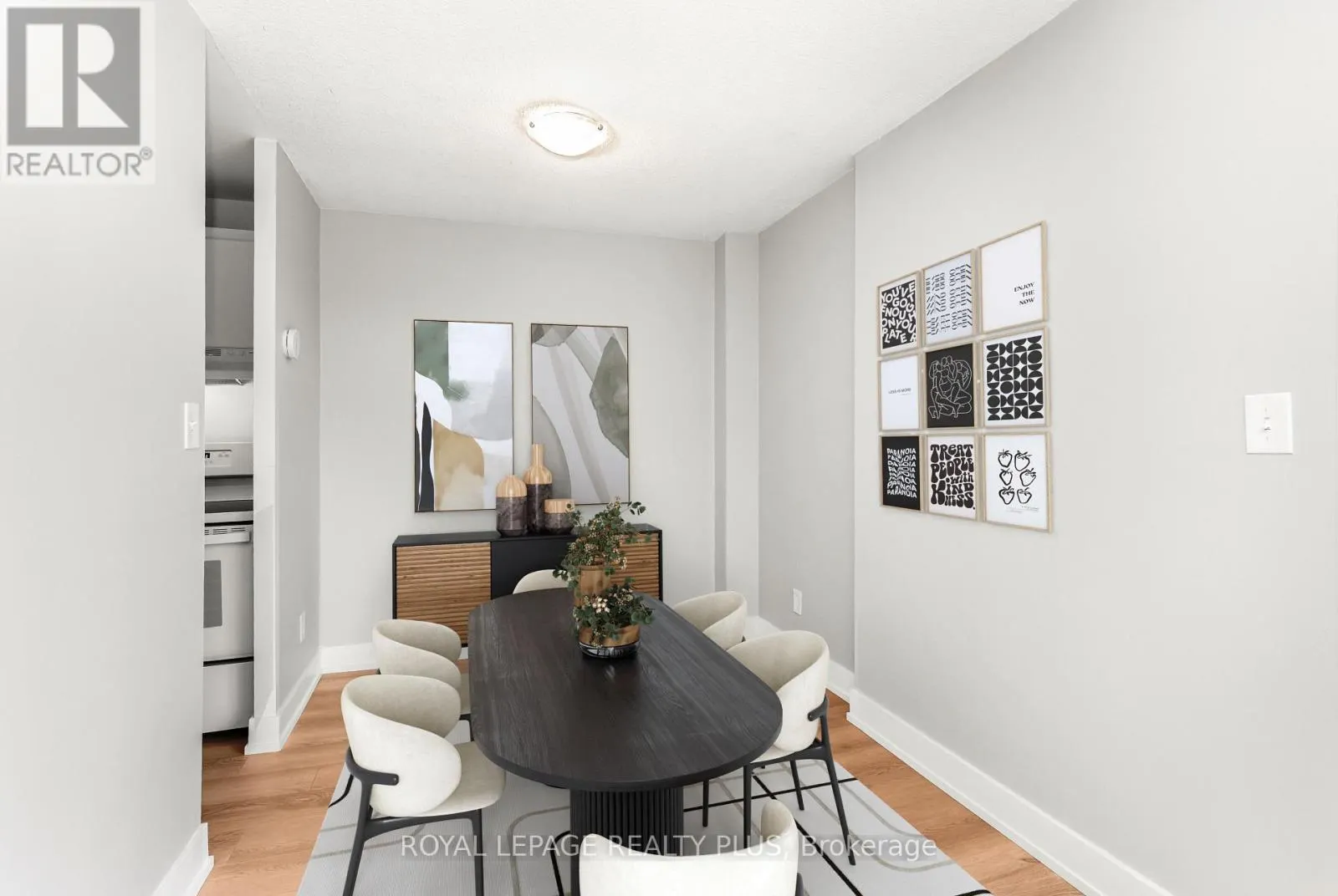 301 - 3025 THE CREDIT WOODLANDS