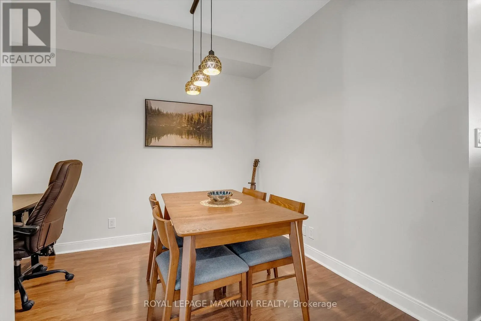 407 - 60 ABSOLUTE AVENUE