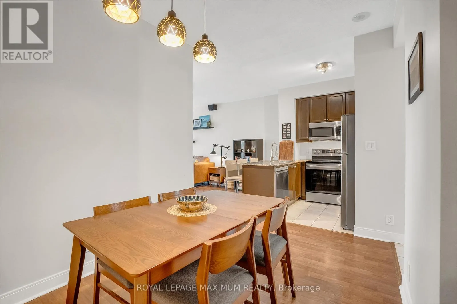 407 - 60 ABSOLUTE AVENUE