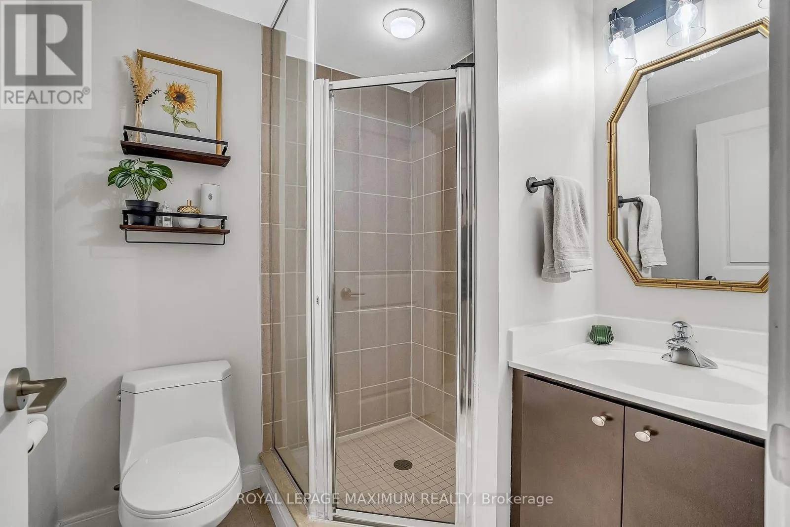 407 - 60 ABSOLUTE AVENUE