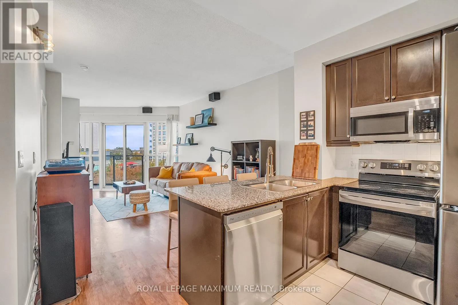 407 - 60 ABSOLUTE AVENUE