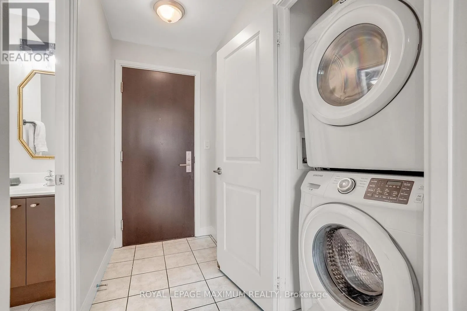 407 - 60 ABSOLUTE AVENUE