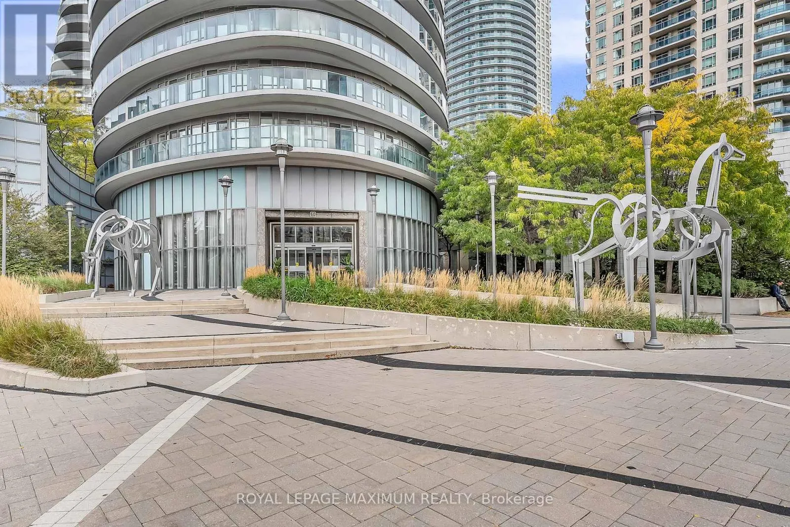 407 - 60 ABSOLUTE AVENUE