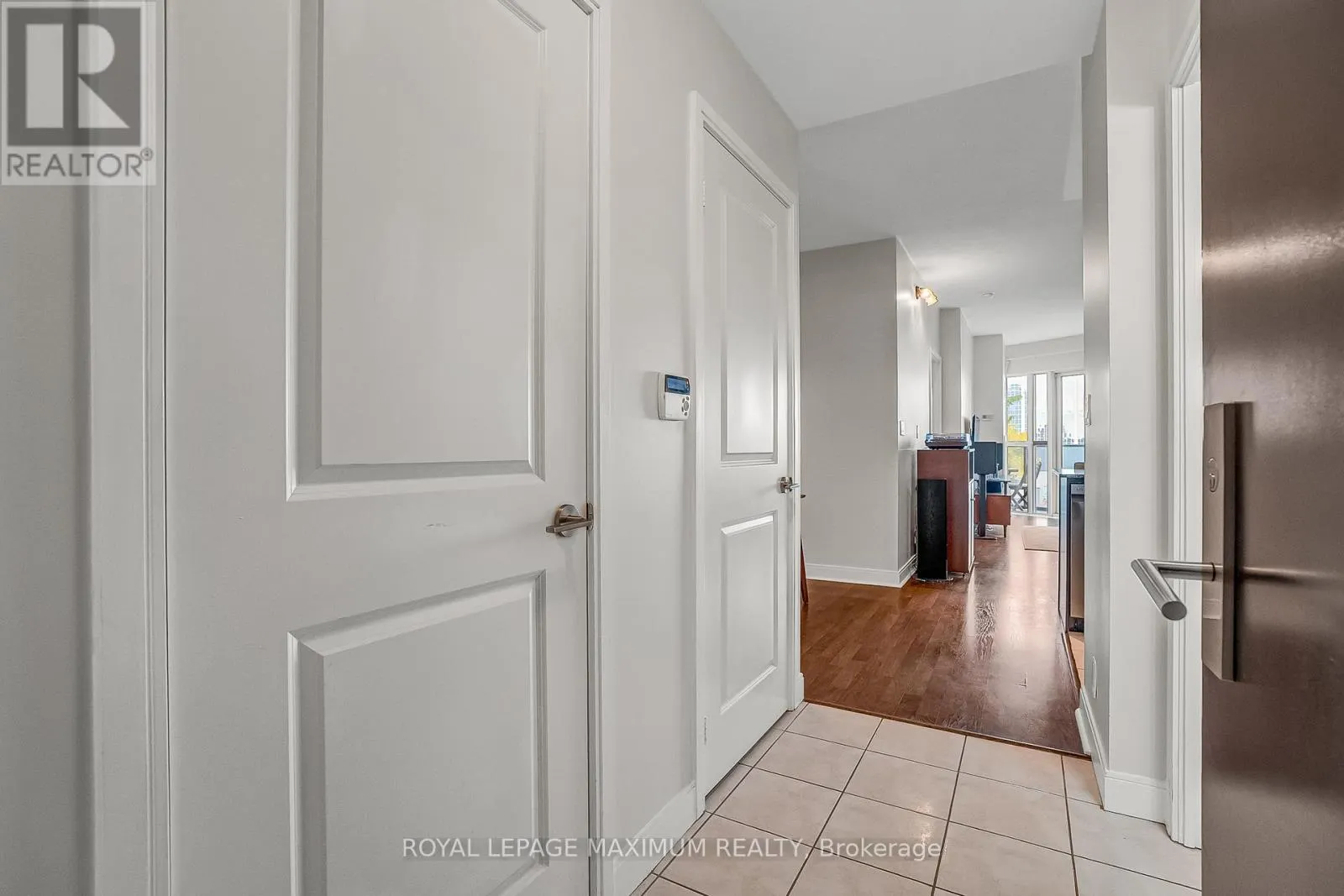 407 - 60 ABSOLUTE AVENUE