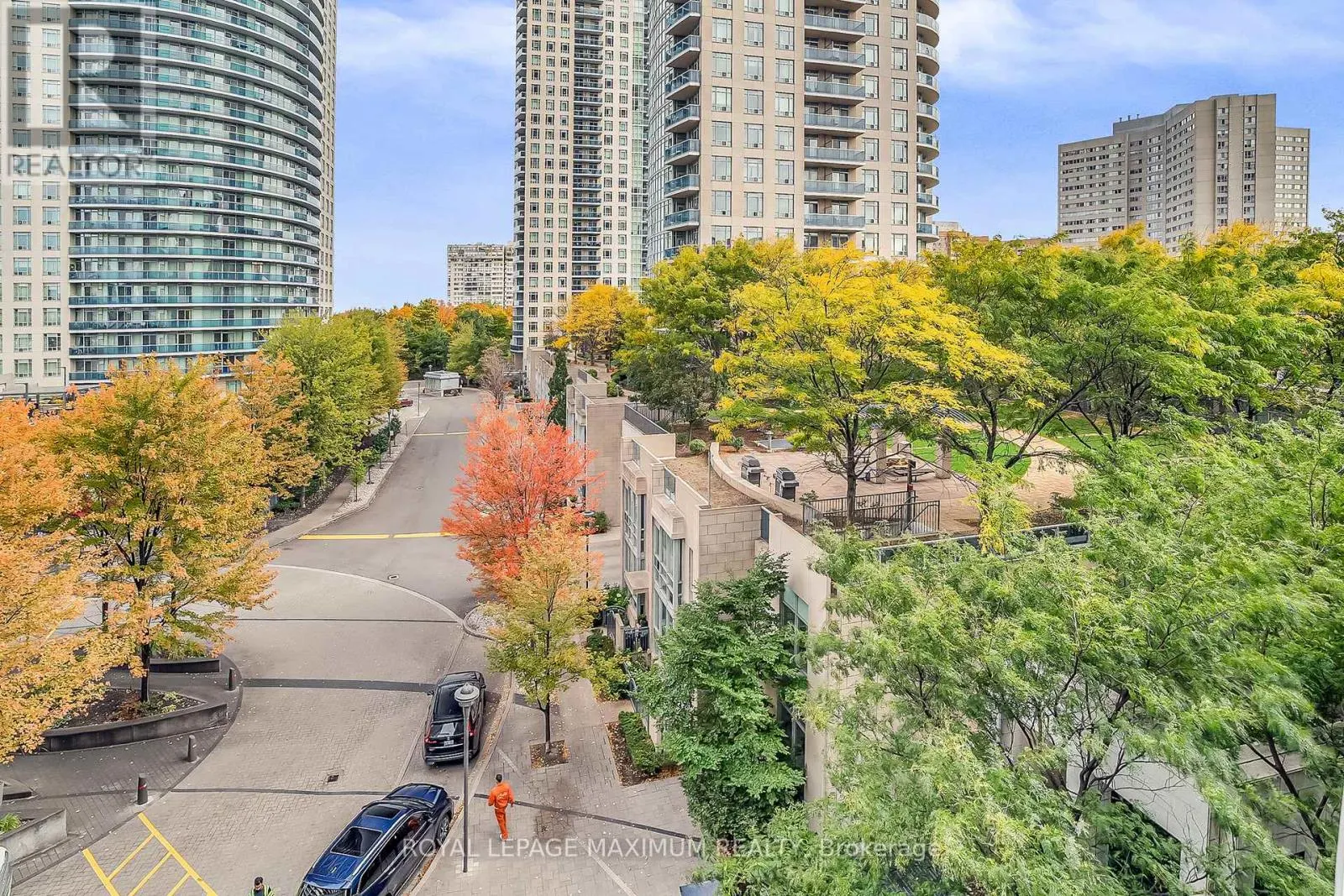 407 - 60 ABSOLUTE AVENUE