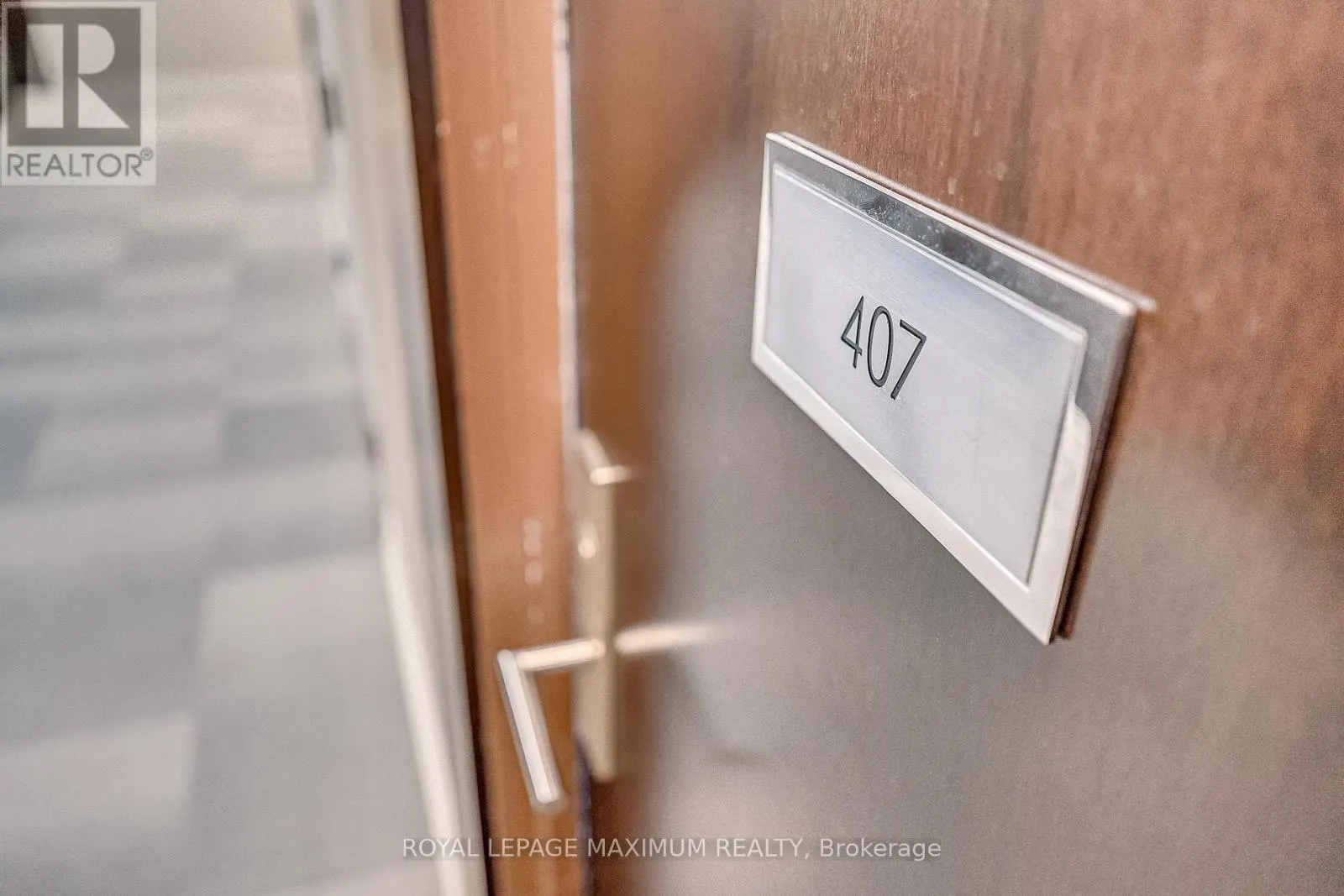 407 - 60 ABSOLUTE AVENUE