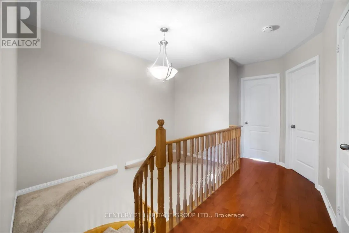 3954 COACHMAN CIRCLE