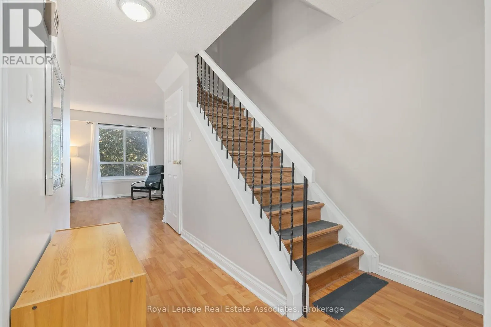 2 MOREGATE CRESCENT