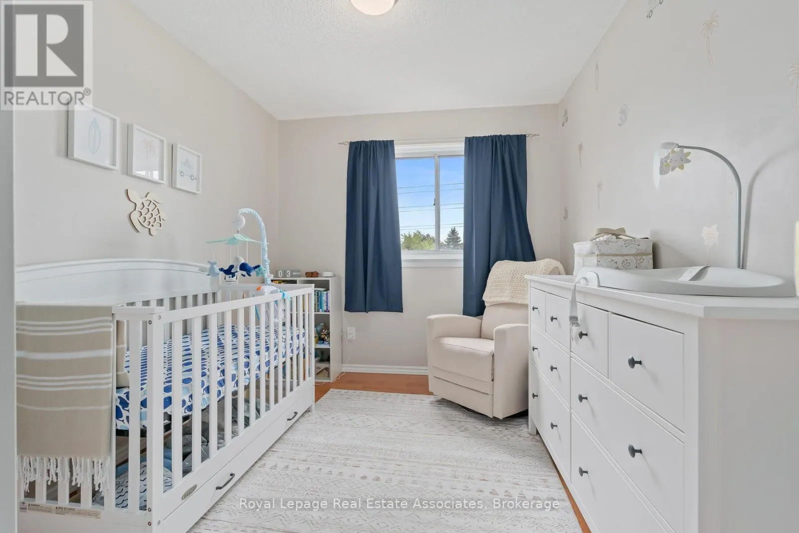 2 MOREGATE CRESCENT