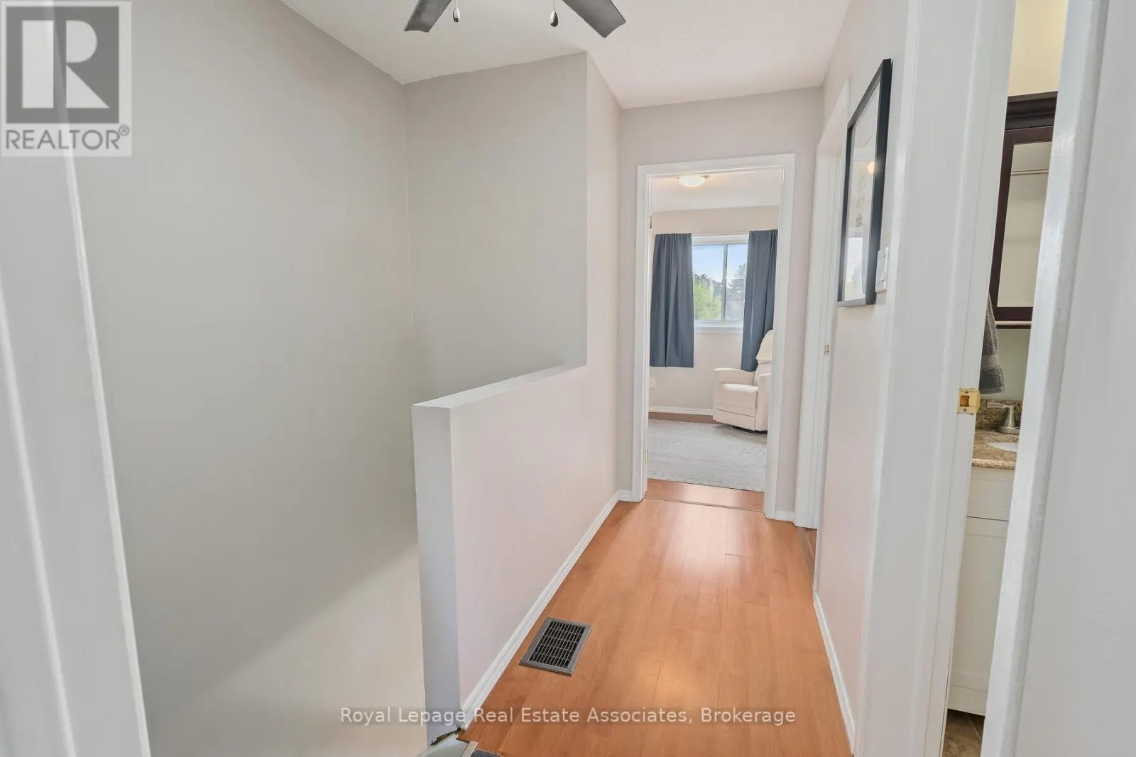 2 MOREGATE CRESCENT