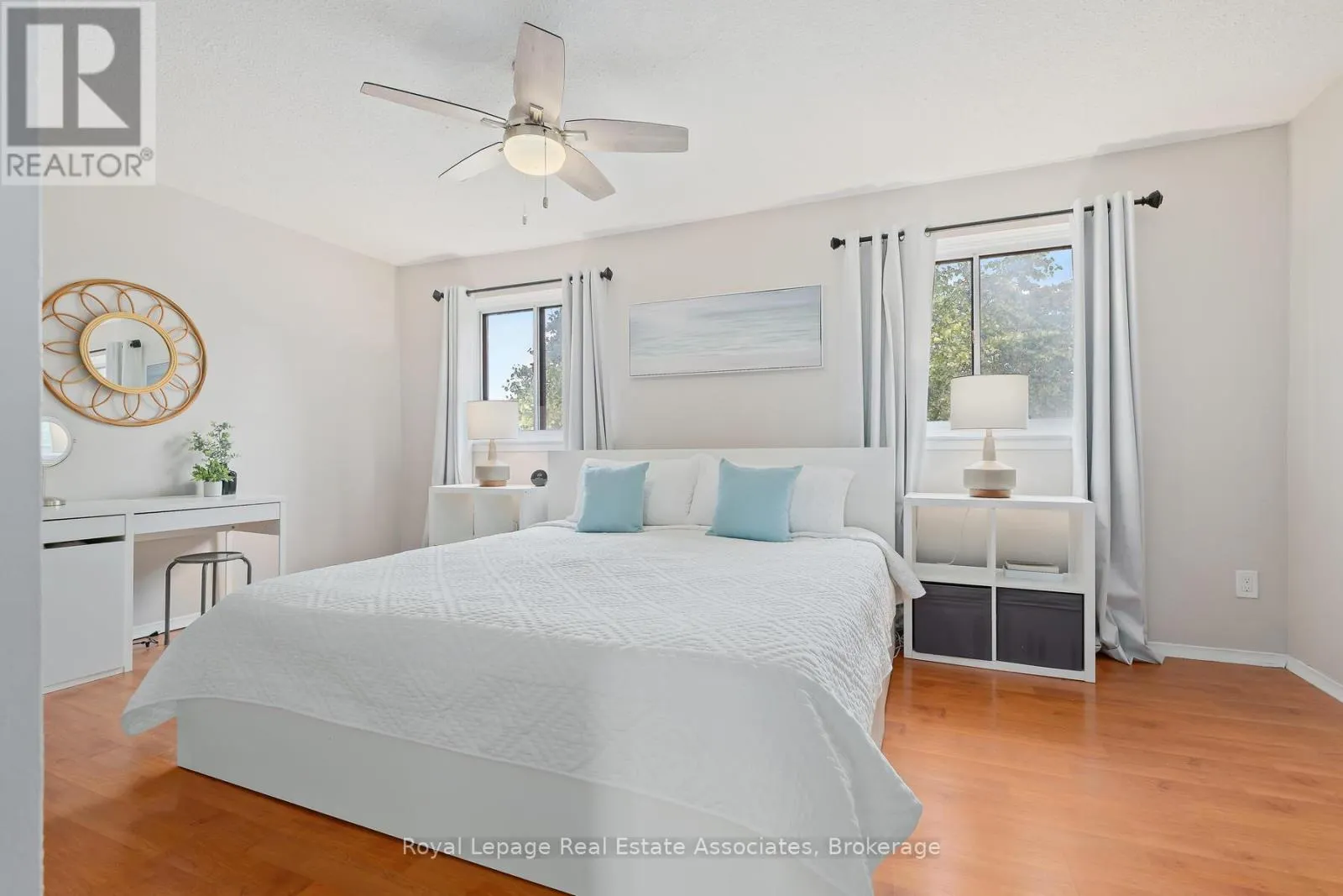 2 MOREGATE CRESCENT