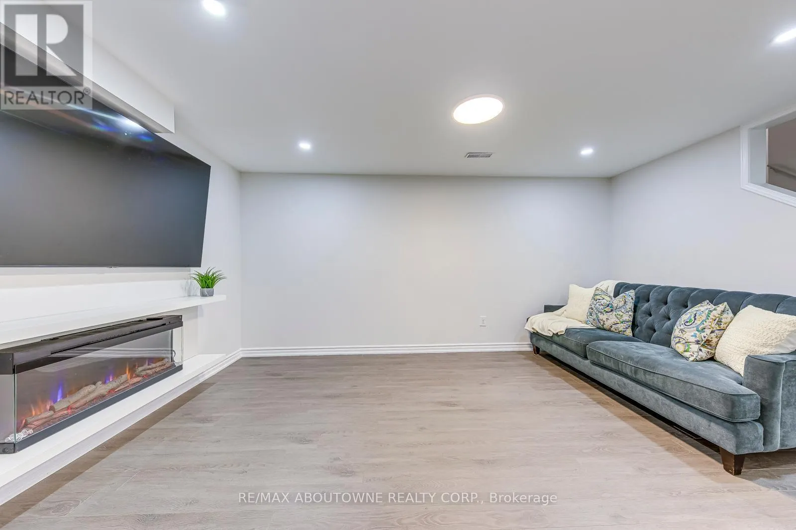 3100 ROBERT BROWN BOULEVARD