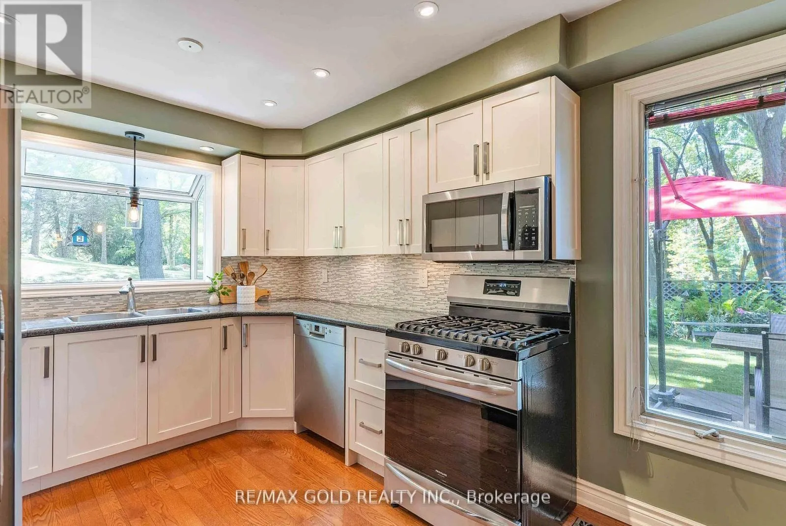 52 PALMER CIRCLE