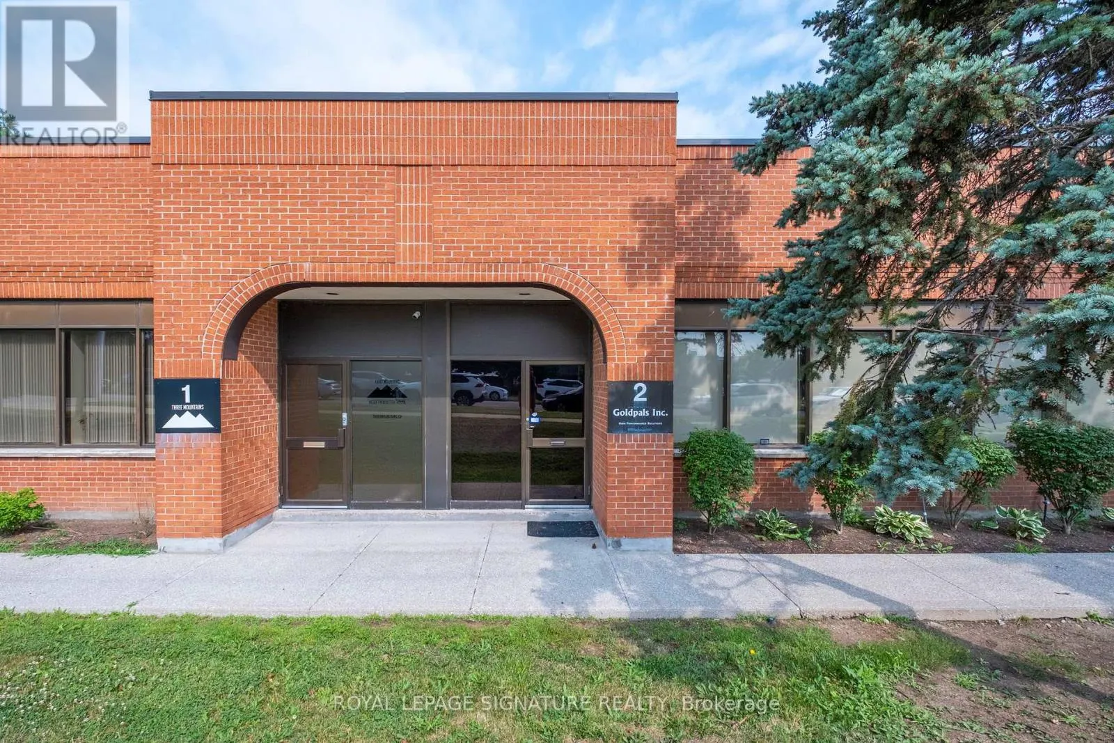 2 - 2285 DUNWIN DRIVE