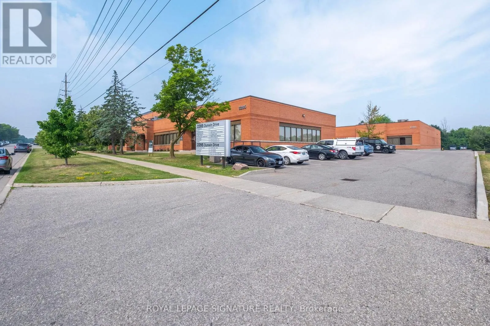 2 - 2285 DUNWIN DRIVE
