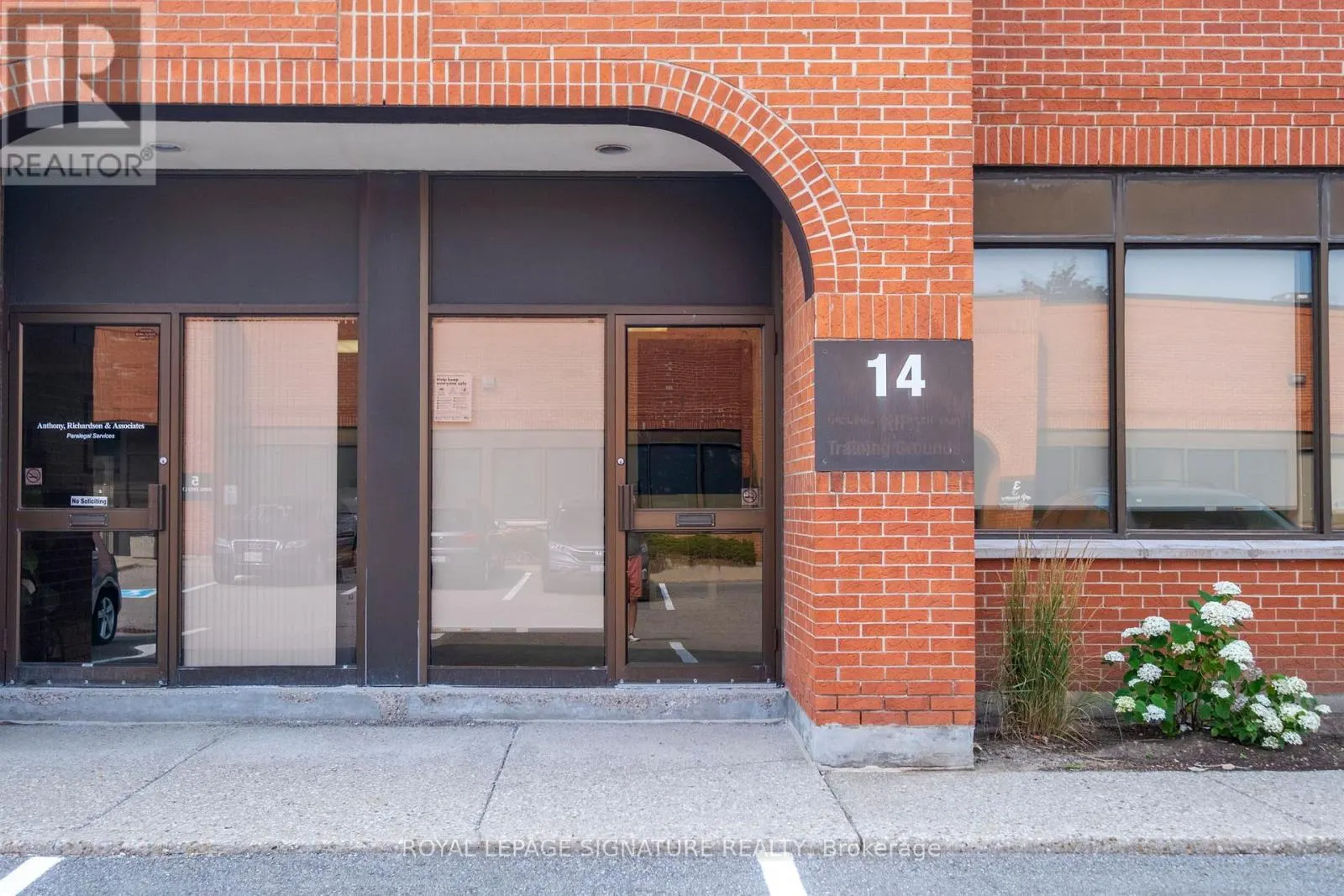 14 - 2285 DUNWIN DRIVE