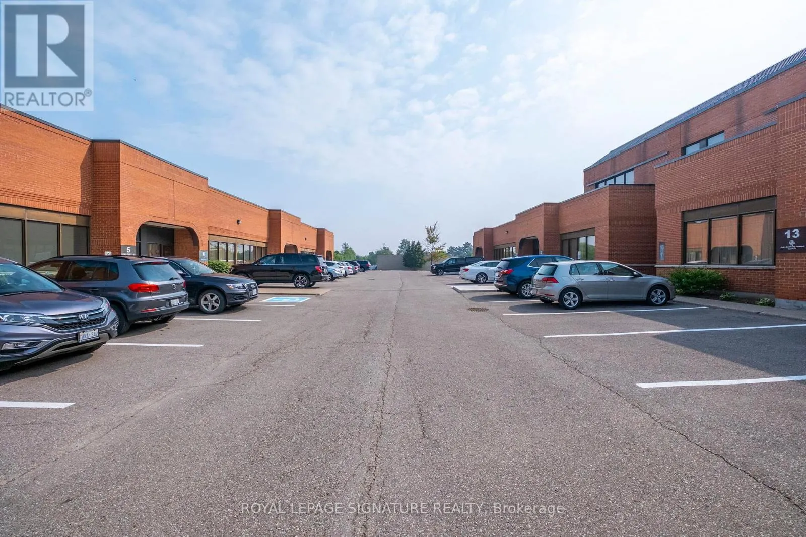 14 - 2285 DUNWIN DRIVE