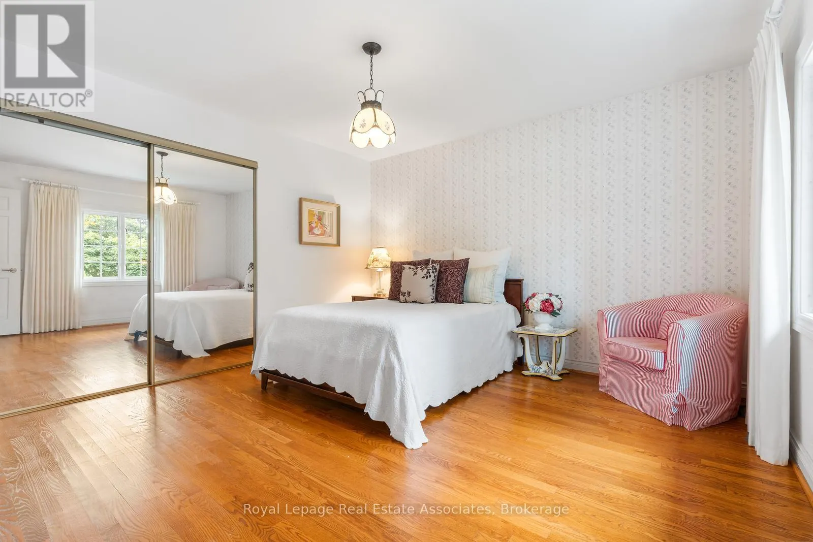 2235 BENNINGTON GATE