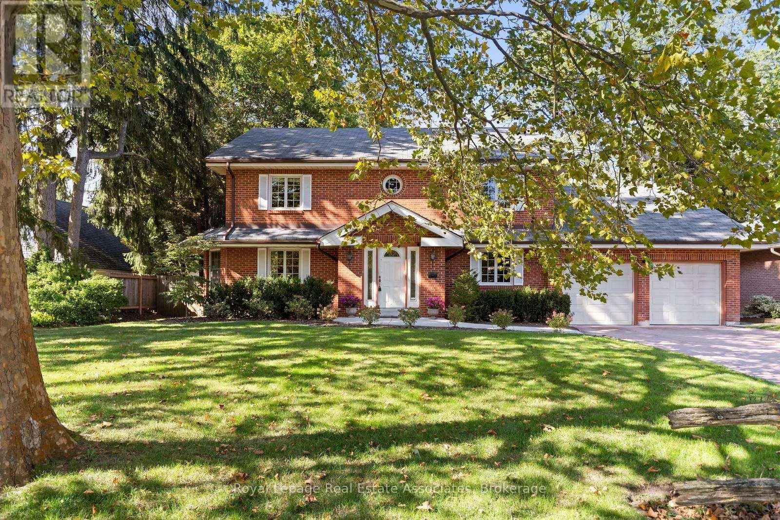 2235 BENNINGTON GATE