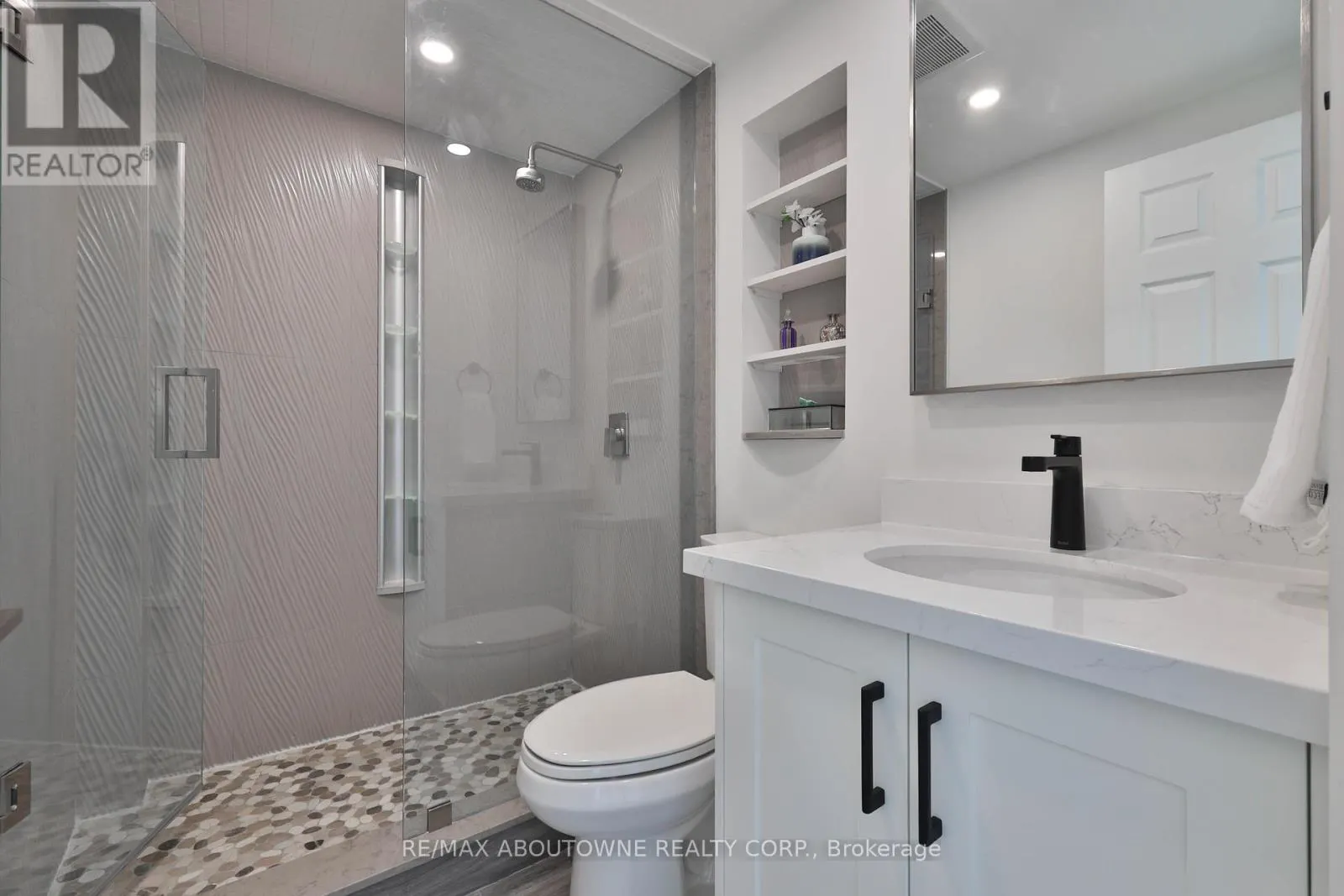 1103 - 415 LOCUST STREET