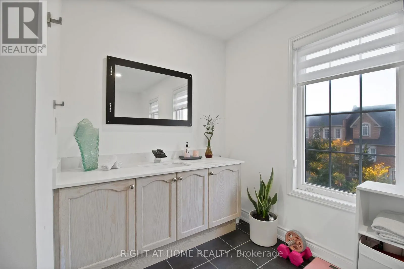 31 JUDY SGRO AVENUE