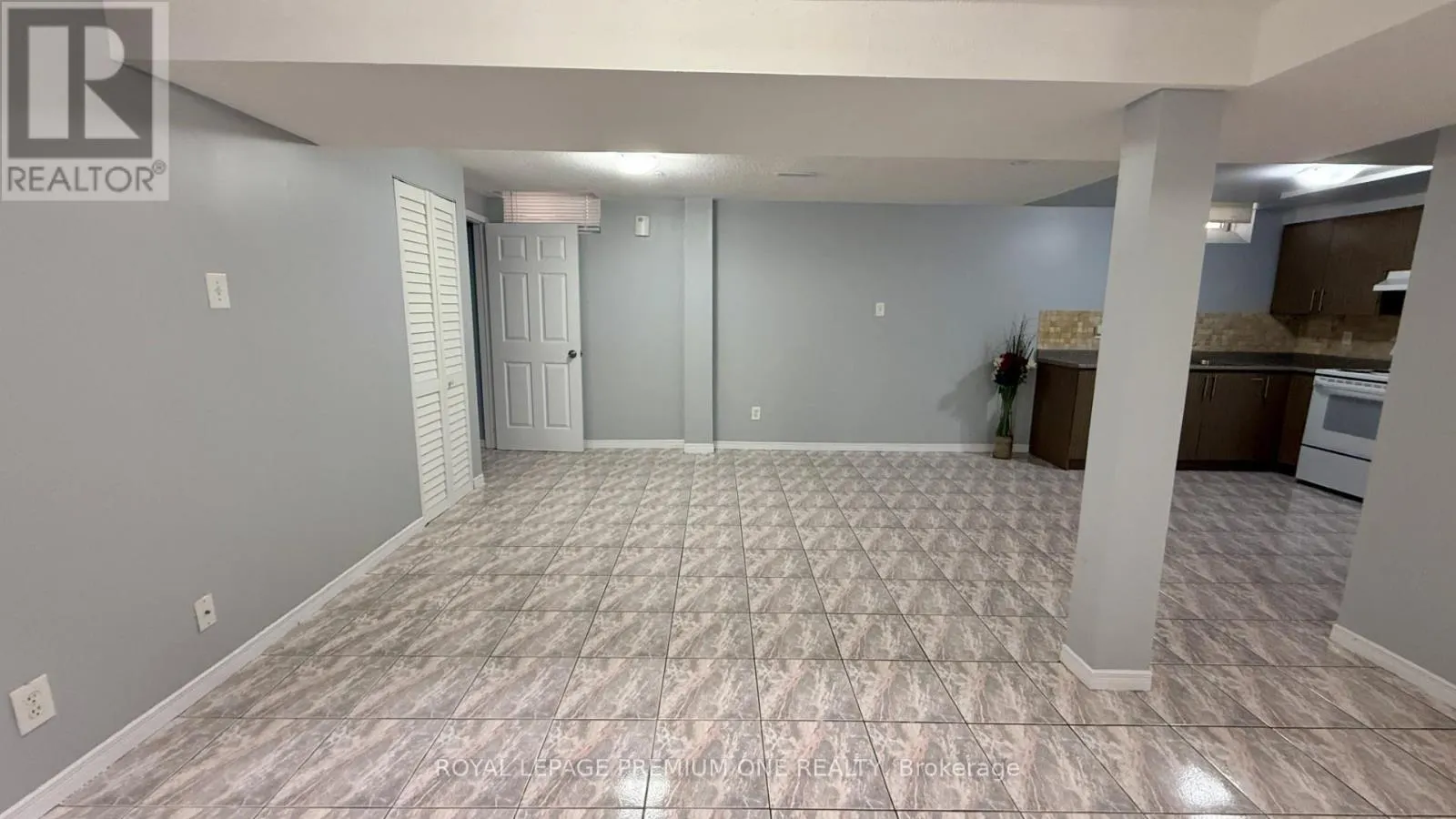 LOWER - 4436 GRASSLAND CRESCENT