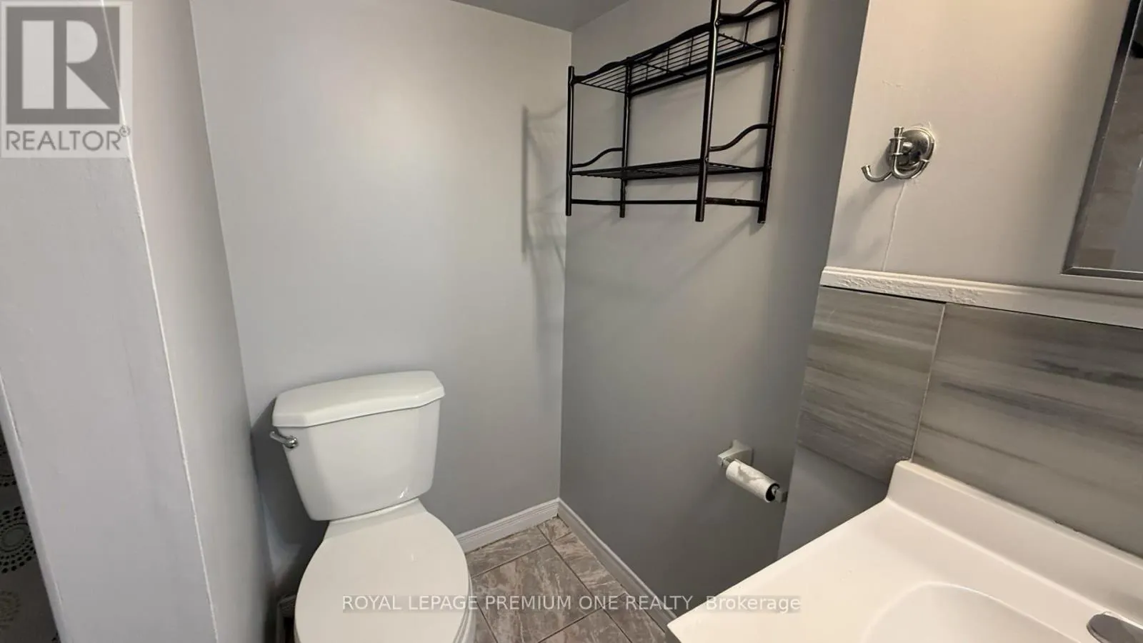 LOWER - 4436 GRASSLAND CRESCENT