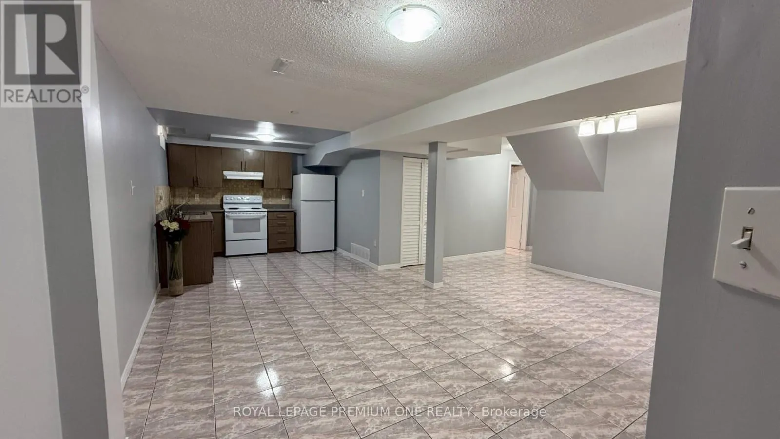 LOWER - 4436 GRASSLAND CRESCENT