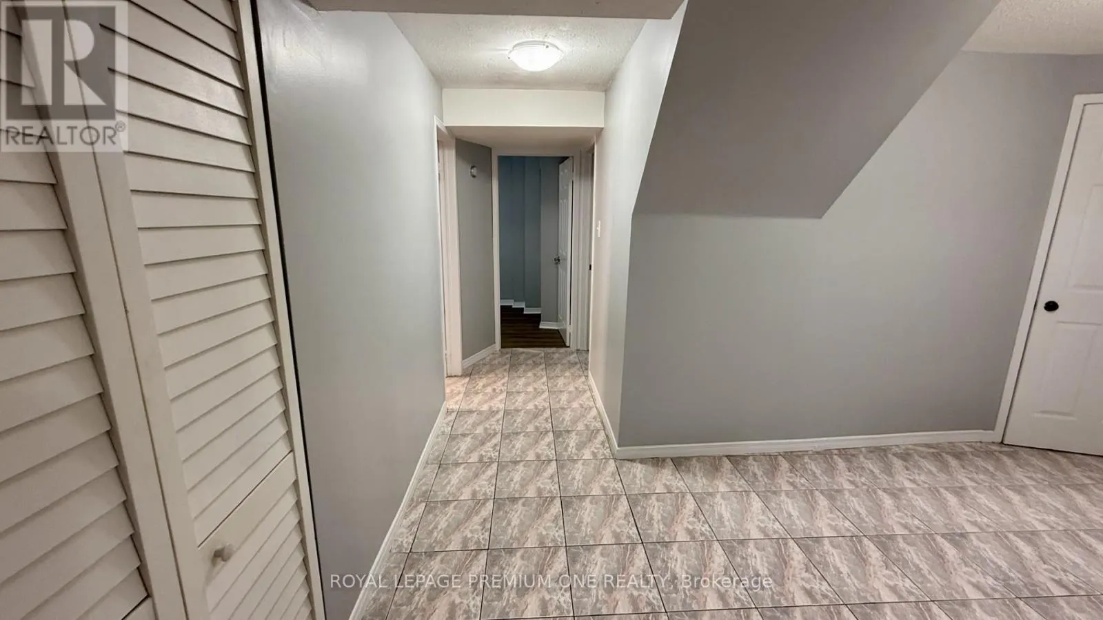 LOWER - 4436 GRASSLAND CRESCENT