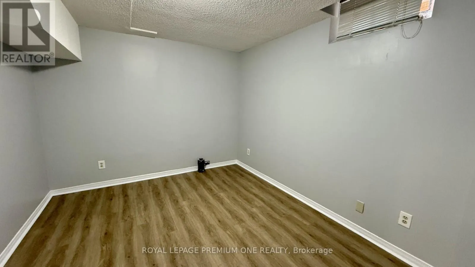 LOWER - 4436 GRASSLAND CRESCENT