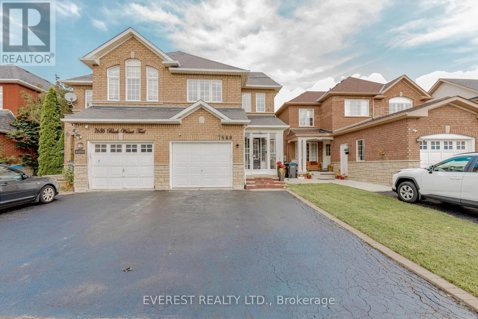 7688 BLACK WALNUT TRAIL