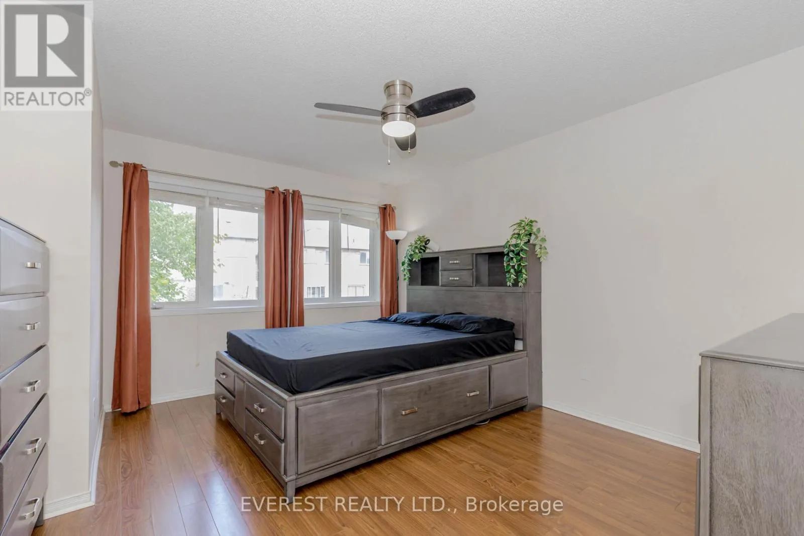 7688 BLACK WALNUT TRAIL