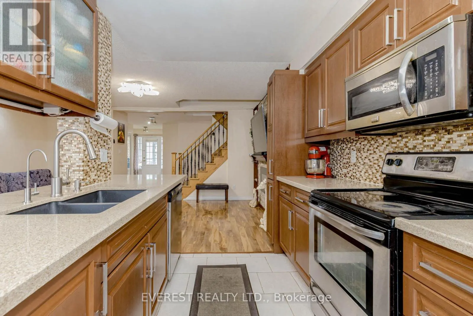 7688 BLACK WALNUT TRAIL
