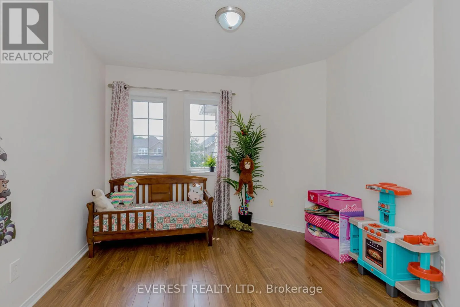 7688 BLACK WALNUT TRAIL