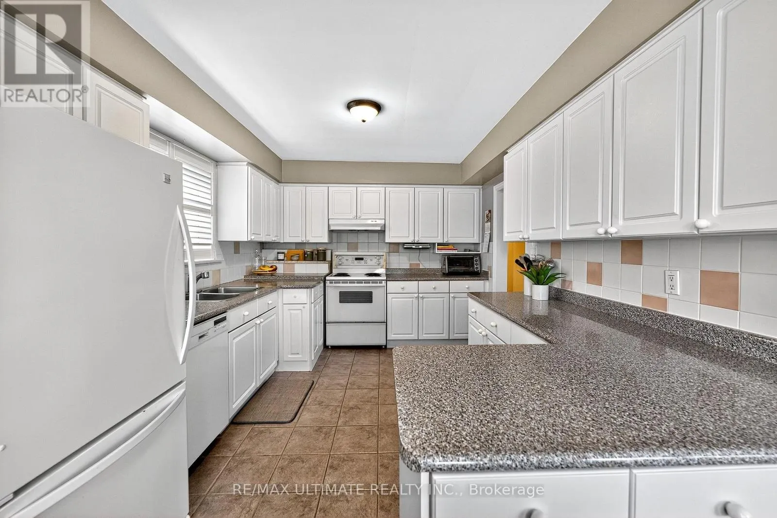 37 TAPLEY DRIVE