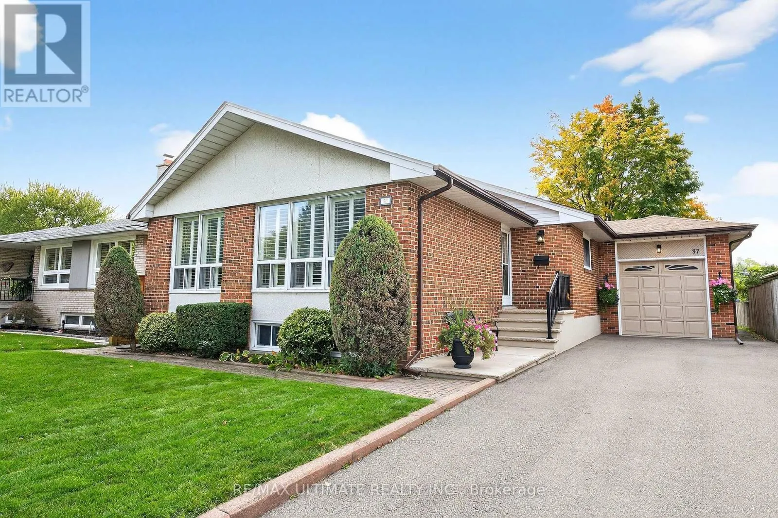 37 TAPLEY DRIVE