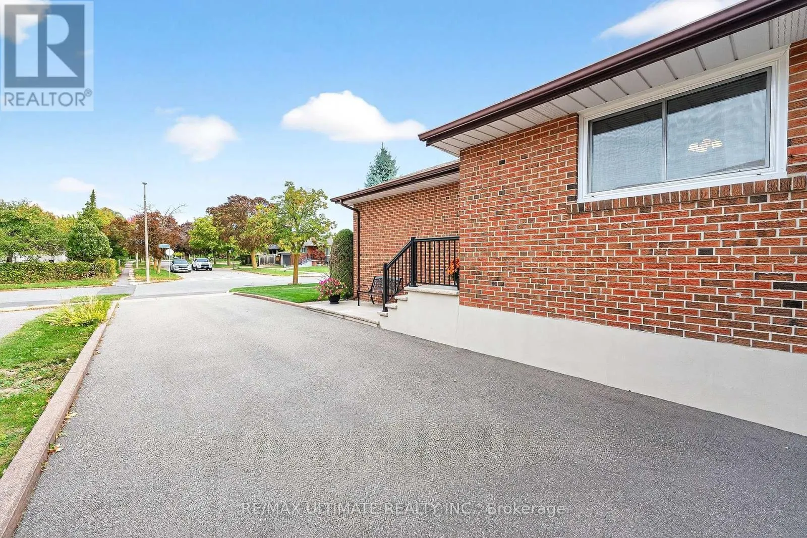 37 TAPLEY DRIVE