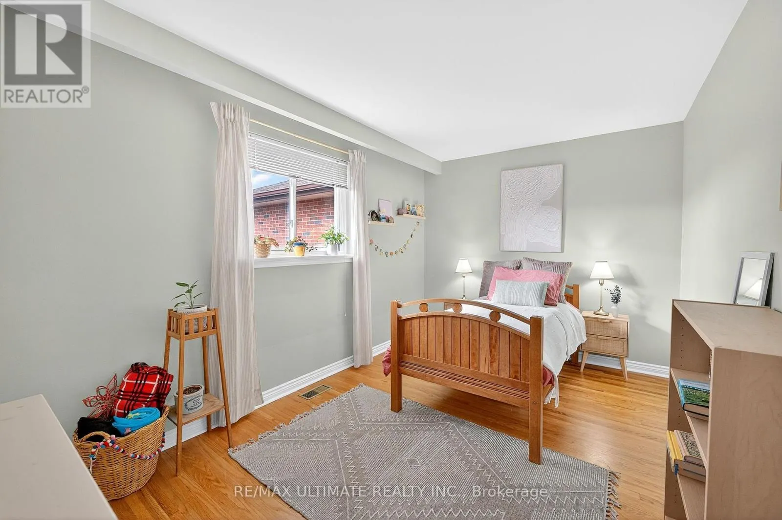 37 TAPLEY DRIVE