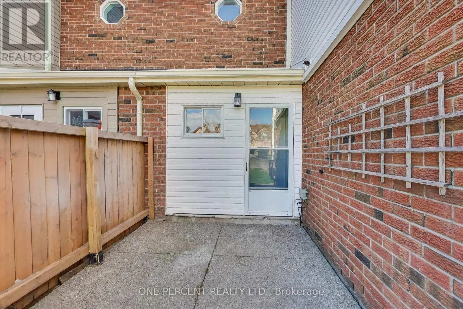 2116 PELEE BOULEVARD