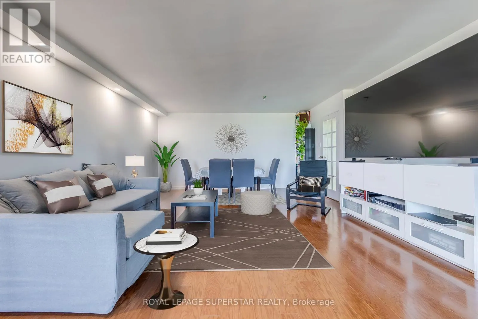 2011 - 2045 LAKESHORE BOULEVARD W