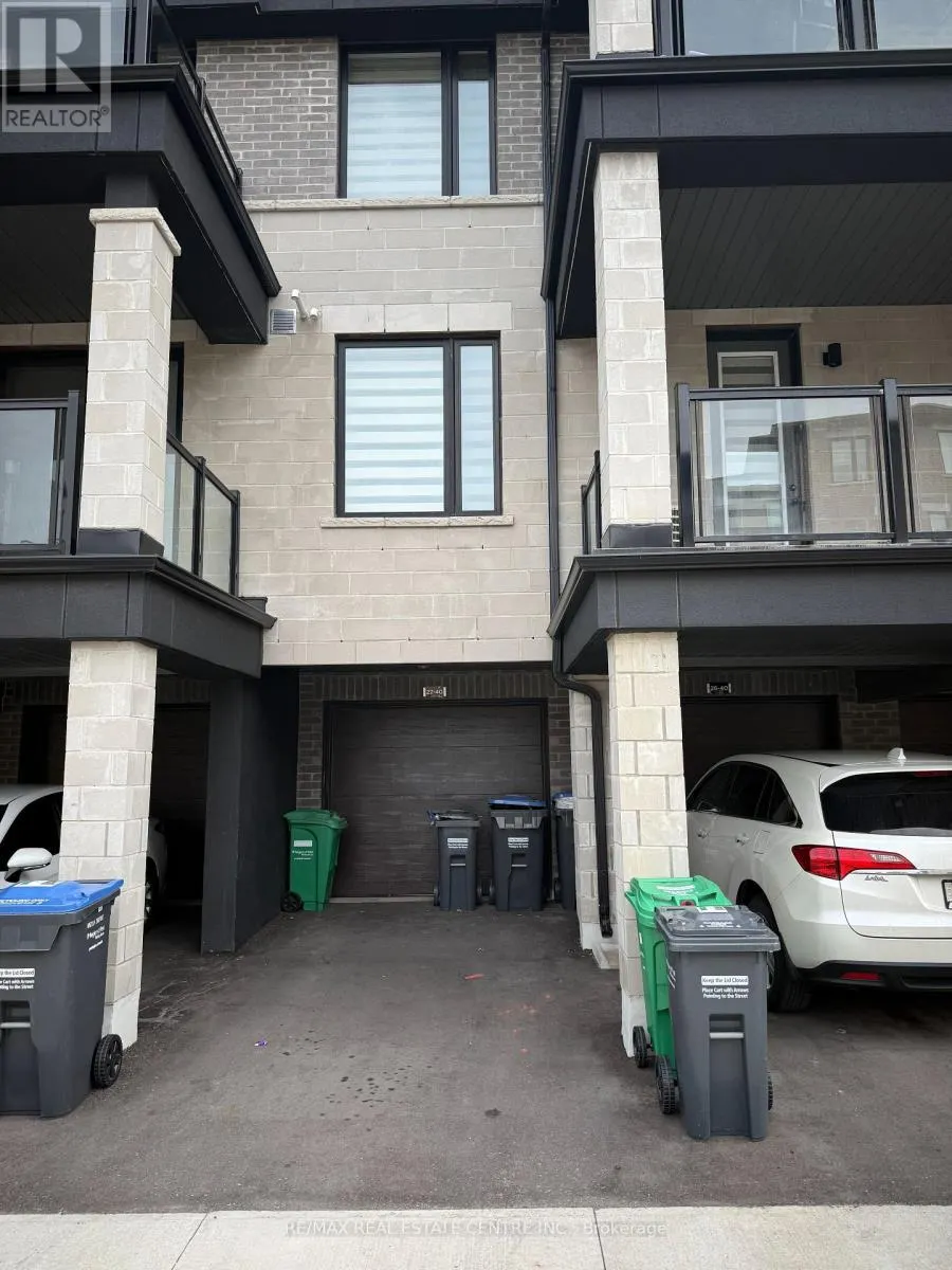 27 - 40 KNOTSBERRY CIRCLE