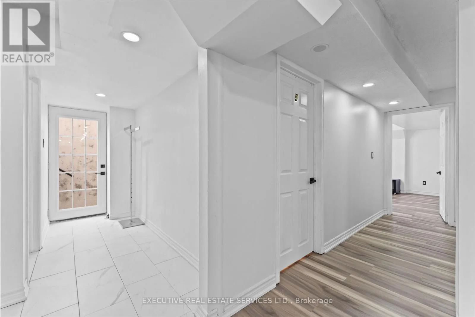 73 WOODVALLEY DRIVE