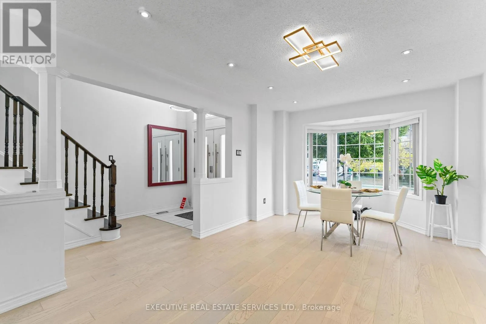 73 WOODVALLEY DRIVE